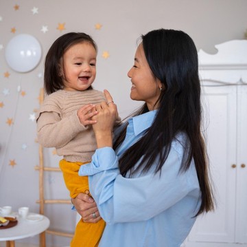 3 Kebiasaan Orang Tua yang Tanpa Sadar Membuat Anak Manja