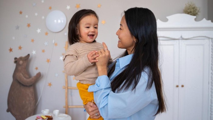 3 Kebiasaan Orang Tua yang Tanpa Sadar Membuat Anak Manja
