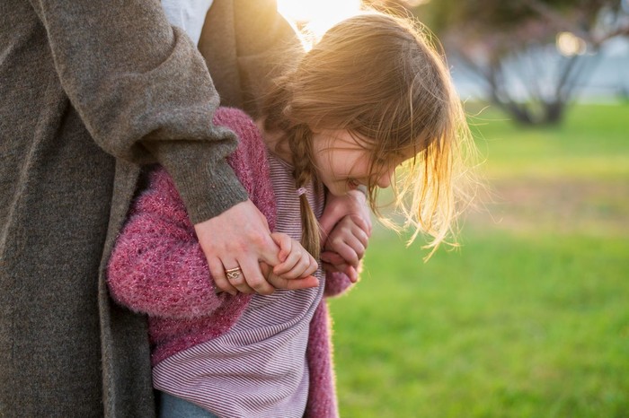 Kebiasaan orang tua yang tanpa sadar membuat anak manja adalah tidak membiarkan mereka kalah