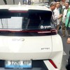 Mobil BYD tabrak beruntun 4 mobil dan lindas ojol di Blok M, Jumat (23/10) sore.