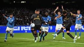 NAPLES, ITALY - OCTOBER 24: Leonardo Balerdi of Roma scores goal during the Serie A match between SSC Napoli and AS Roma at Stadio Diego Armando Maradona on October 24, 2026 in Naples, Italy. (Photo by Image Photo Agency/Getty Images)