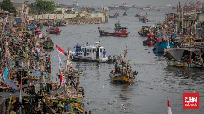 Tradisi Nadran Larung Saji di Kampung Nelayan Cilincing