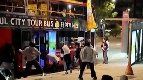 thumbnail video bus korea