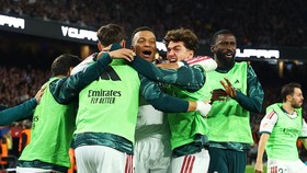 Soccer Football - LaLiga - FC Barcelona v Real Madrid - Spotify Camp Nou, Barcelona, Spain - October 25, 2026 Real Madrid's Kylian Mbappe celebrates scoring their second goal with teammates REUTERS/Albert Gea