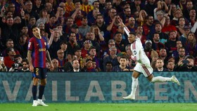 Soccer Football - LaLiga - FC Barcelona v Real Madrid - Spotify Camp Nou, Barcelona, Spain - October 25, 2026 Real Madrid's Kylian Mbappe celebrates scoring their first goal REUTERS/Albert Gea     TPX IMAGES OF THE DAY