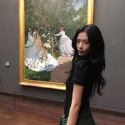 Get The Look: Inspirasi Gaya untuk Museum Date ala Yujin IVE