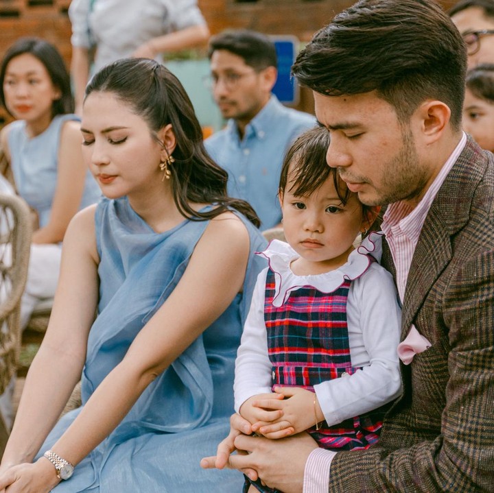 <p>Jessica dan Yakup mengungkap calon anak kedua mereka perempuan dengan kepulan asap berwarna merah muda yang artinya anak mereka perempuan. "Kami akan memiliki bayi perempuan!!Dan yang membuat hari ini semakin istimewa," tulis Jessica Mila.(Foto:@jscmila)</p>