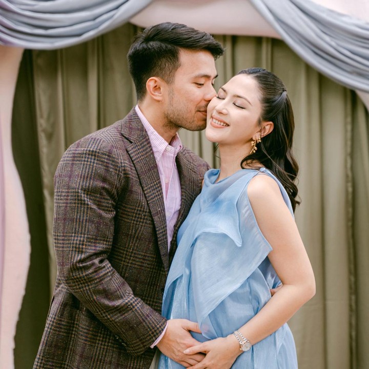 <p>Jessica Mila baru saja melakukan gender reveal calon anak keduanya dengan Yakup Putra Hasibuan. Perayaan ini dilakukan bersama keluarga dan putri sulungnya Kyarra Arunika Hasibuan. (Foto:@jscmila)</p>