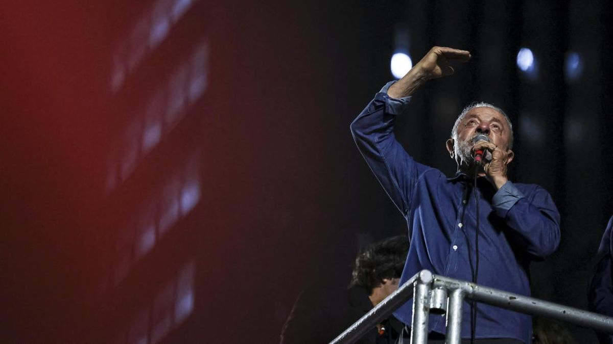 FOTO: Suka Cita Brasil Sambut Kemenangan Presiden Petahana Lula