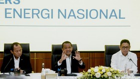 Menteri Koordinator Bidang Hilirisasi dan Transisi Energi / Menteri ESDM Bahlil Lahadalia saat konferensi pers tentang ketahanan energi nasional, Senin (26/10/2026).