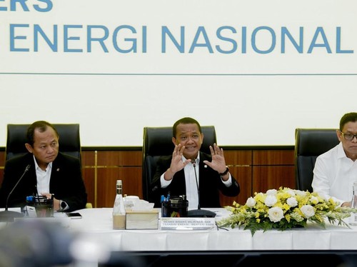 Menteri Koordinator Bidang Hilirisasi dan Transisi Energi / Menteri ESDM Bahlil Lahadalia saat konferensi pers tentang ketahanan energi nasional, Senin (26/10/2026).