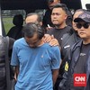 Direktur Ditreskrimum Polda Jatim Kombes Pol Roy H M Sihombing mengungkap motif asmara dibalik pembunuhan keji yang dilakukan pria di Madiun, Dwi Bagus Martono alias DBM (40), terhadap istri sirinya Dini Hardiyanti (30) dan anaknya AGF (4) dengan kej