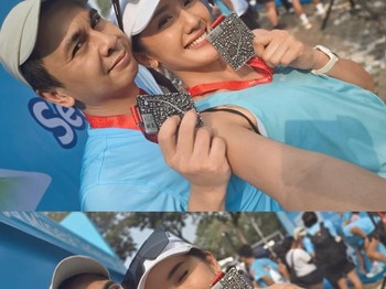 Raditya Dika mencuri perhatian di JRF 2026. Ia berhasil finish&nbsp;virgin race 10K. Anissa Aziza, istri dari Raditya Dika juga berhasil menyelesaikan race 10K dalam waktu 1 jam 18 menit/Foto: instagram.com/anissaaziza