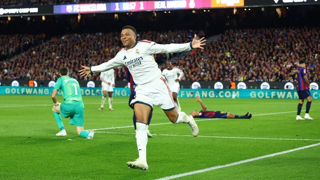 Soccer Football - LaLiga - FC Barcelona v Real Madrid - Spotify Camp Nou, Barcelona, Spain - October 25, 2026 Real Madrid's Kylian Mbappe celebrates scoring their second goal REUTERS/Albert Gea