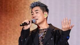 Richie Ren merupakan salah satu penyanyi legendaris Mandopop (pop Mandarin). Ia mulai dikenal luas berkat album kelimanya bertajuk Too Softhearted (1996).