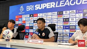 Rizky Ridho saat jumpa pers setelah pertandingan Persija versus Persik yang berakhir dengan kemenangan 2-1 untuk tuan rumah di Jakarta International Stadium, Senin (26/11).
