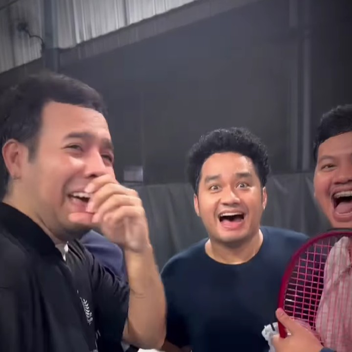 <p>Selain keluarga, Jodie juga membagikan reaksi teman-temannya ketika mengetahui kabar kehamilan tersebut. Ada yang langsung berteriak kegirangan, sementara beberapa lainnya tampak menangis terharu.(Foto:@brisiajodie96)</p>