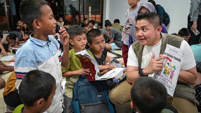 Sekretaris Kabinet Teddy Indra Wijaya melakukan peninjauan dadakan ke Sekolah Rakyat Terintegrasi di Cikarang, Kab. Bekasi, Jawa Barat, Minggu (25/10) malam.