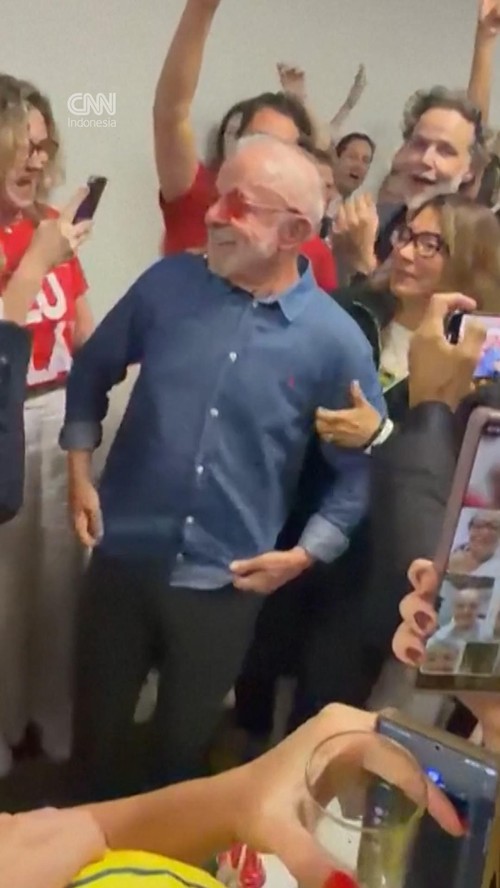 Sorak-sorai Perayaan Lula da Silva Menang Pemilu Presiden Brasil