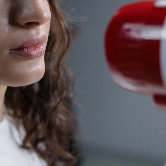 5 Tips Menjadi Perempuan yang Berani Speak Up, Tapi Nggak 