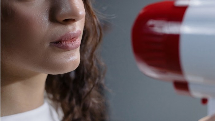 5 Tips Menjadi Perempuan yang Berani Speak Up, Tapi Nggak 
