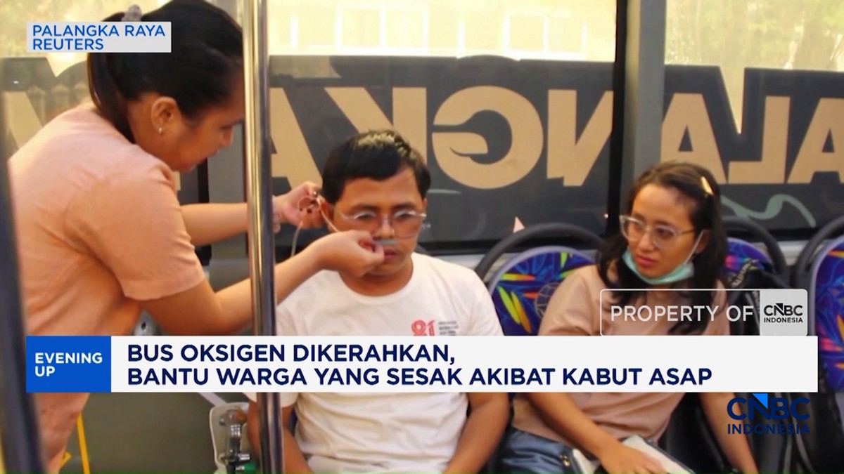 Video: Bus Oksigen Bantu Warga Yang Sesak Akibat Kabut Asap