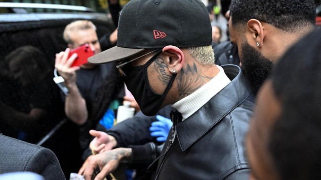 Chris Brown Lolos dari Bui Usai Pukul Pria Pakai Botol