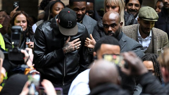 Chris Brown Lolos dari Bui Usai Pukul Pria Pakai Botol