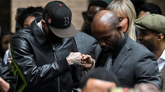 Chris Brown Lolos dari Bui Usai Pukul Pria Pakai Botol