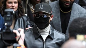 Chris Brown Lolos dari Bui Usai Pukul Pria Pakai Botol