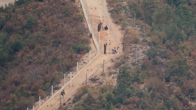 Korut-Korsel Memanas, Kim Jong Un Siagakan Meriam Howitzer di Perbatasan