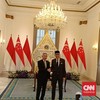Menteri Luar Negeri Singapura Vivian Balakrishnan membahas soal kebakaran hutan dan lahan (karhutla) saat berkunjung ke Indonesia, Selasa (27/10).