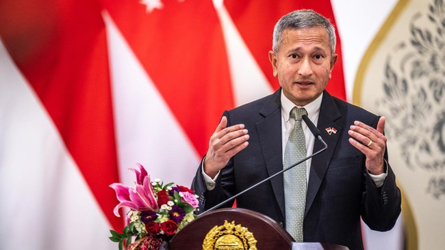 Menlu Singapura Vivian Balakrishnan mengapresiasi tim pemadam kebakaran yang berusaha memadamkan Karhutla di sejumlah wilayah di Indonesia.