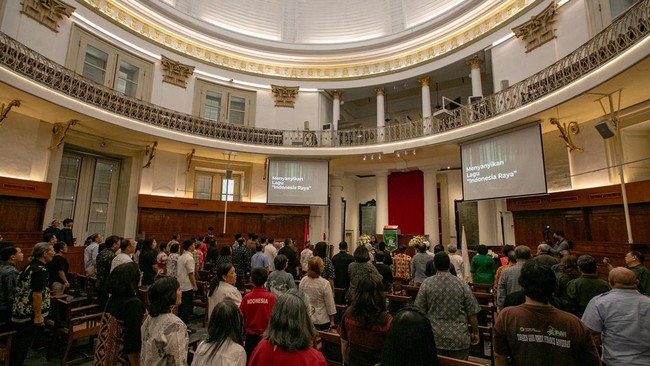 Sejumlah umat lintas agama mengikuti doa bersama di Gereja Protestan Indonesia Bagian Barat (GPIB) Immanuel, Jakarta, Selasa (27/10/2026).
