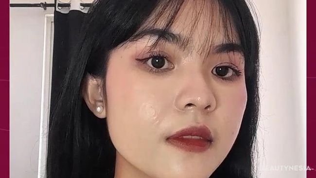 Tips Bikin Vampy Red Lips yang Cocok untuk Halloween Makeup
