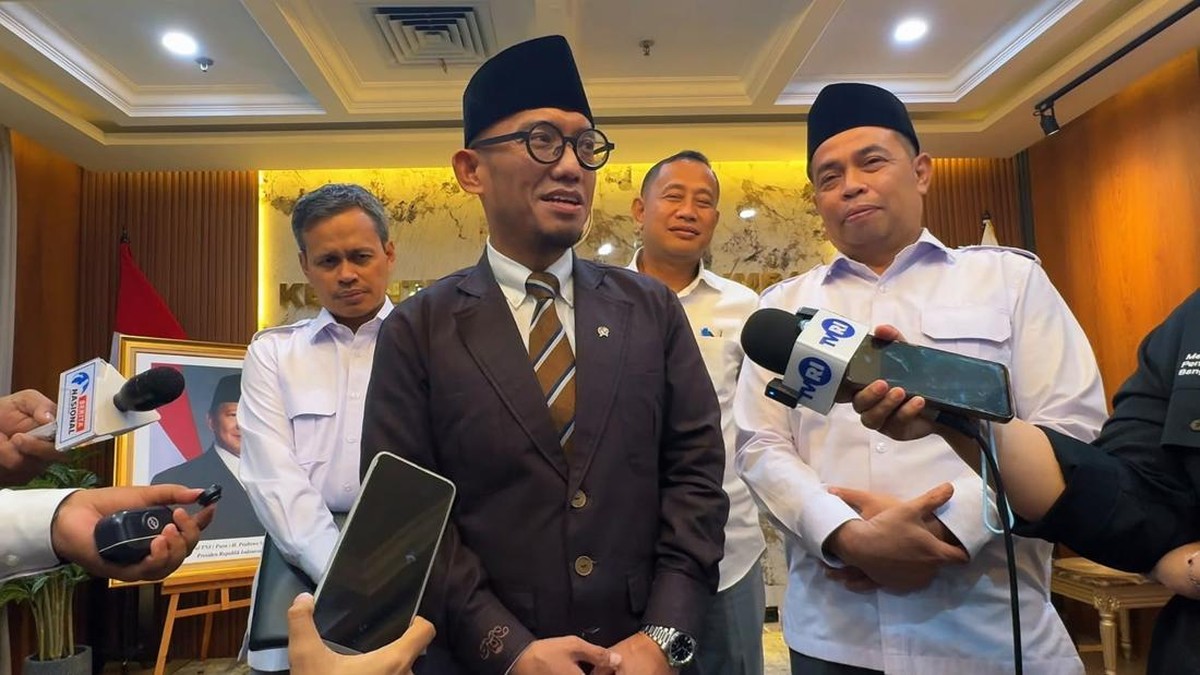 Dahnil: Jemaah Umrah Jangan Pilih Maskapai Transit Singapura-Malaysia