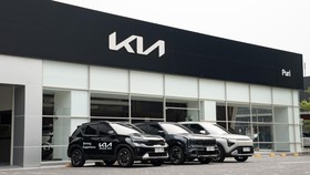 Kia Sales Indonesia meresmikan dealer 3S (Sales, Service, Spare Parts) di Puri, Jakarta Barat, pada Rabu (28/10/2026) bersamaan dibukanya dealer 1S yang berfokus ke penjualan di Serpong untuk mendukung target 40 jaringan resmi hingga akhir 2026.
