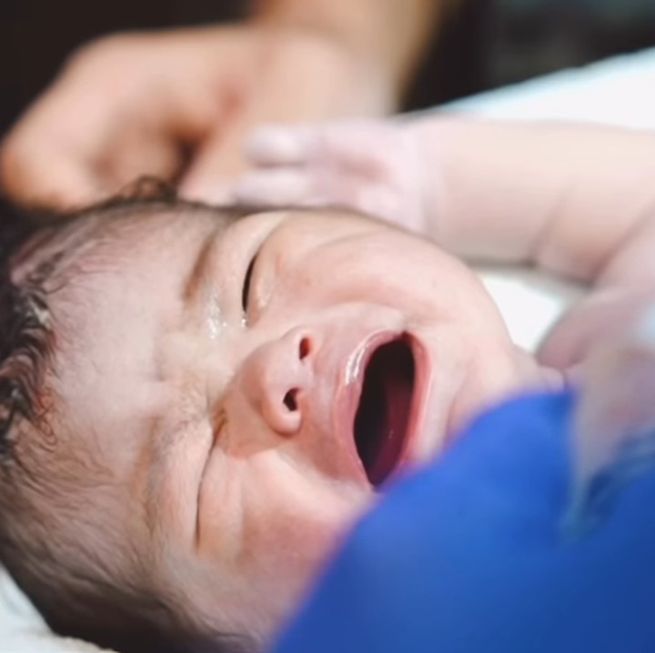 <p>Kini, bayi laki-laki yang diberinama Gavin Ellis Suryonegoro lahir memberikan kebahagiaan sekaligus anugerah untuk Debi dan Marco."Kamu adalah anugerah paling berharga yang pernah kami minta," tulis Debi.(Foto: @debisagita)</p>