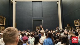 Lukisan Monalisa karya Leonardo da Vinci tetap jadi salah satu magnet pengunjung museum di antara ribuan karya seni yang dipamerkan.