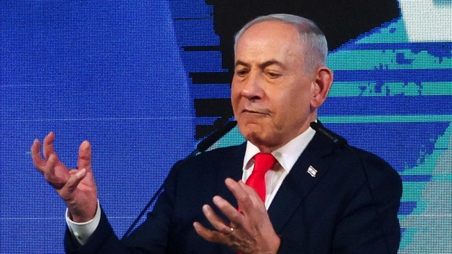Israeli Prime Minister and Likud party leader Benjamin Netanyahu speaks following exit polls for Israel's national election, at Likud's election headquarters in Jerusalem, October 28, 2026. REUTERS/Ammar Awad