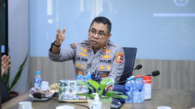 Kadivhumas Polri Irjen Pol. Johnny Edison Isir, S.I.K., M.T.C.P., mengatakan bahwa Polri berkomitmen memberikan pelayanan kepada masyarakat dengan mengedepankan komunikasi, pendekatan humanis, dan kolaborasi bersama berbagai elemen masyarakat.