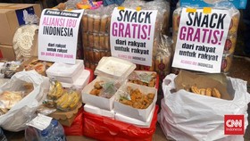 Posko-posko bantuan kemanusiaan untuk Demo 28 Oktober terlihat di sejumlah titik di Bundaran HI, Jakarta Pusat.