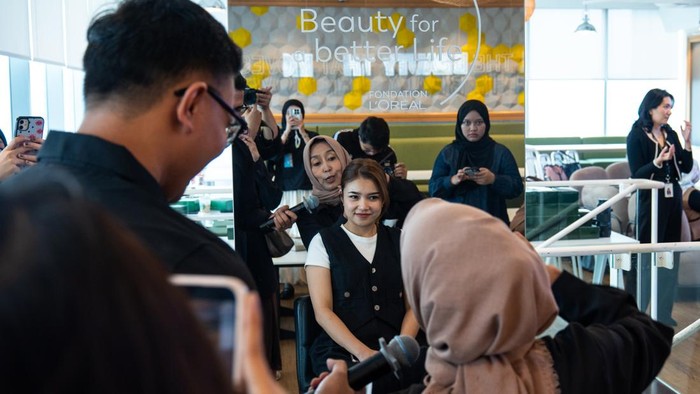 Sesi Makeup Class bersama dengan Beauty Educators