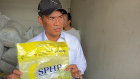 Menteri Pertanian Andi Amran Sulaiman mengungkap dugaan pengoplosan 600 ton beras subsidi yang dijual sebagai beras premium seharga Rp17 ribu per kilogram (kg).