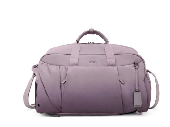 Ransel Kantor atau Duffel Backpack, Mana yang Lebih Praktis untuk Bepergian? 