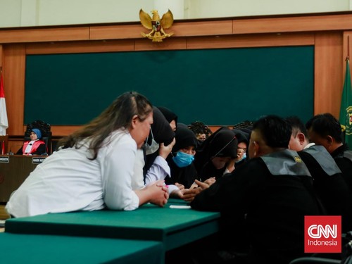Majelis hakim Pengadilan Negeri Kota Yogyakarta menjatuhkan vonis bervariasi kepada 11 pengasuh Daycare Little Aresha dalam dugaan kasus dugaan kekerasan dan penelantaran anak.Vonis dibacakan dalam sidang pembacaan putusan terhadap 11 terdakwa pengas