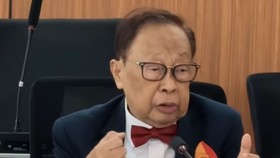 Bapak mobil listrik Asia , Ching-Chuen Chan , Prof Chan , EV
