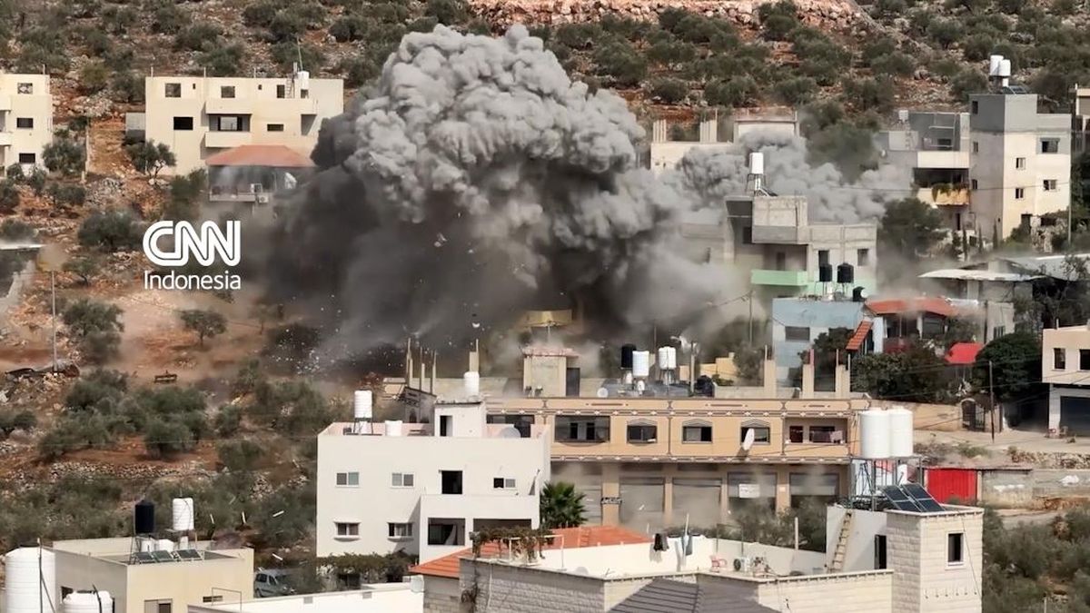 Detik-detik Israel Ledakan Rumah Keluarga Tahanan Palestina