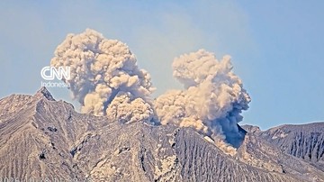 Gunung Sakurajima Kembali Erupsi, Abu Vulkanik Membubung 2.200 Meter