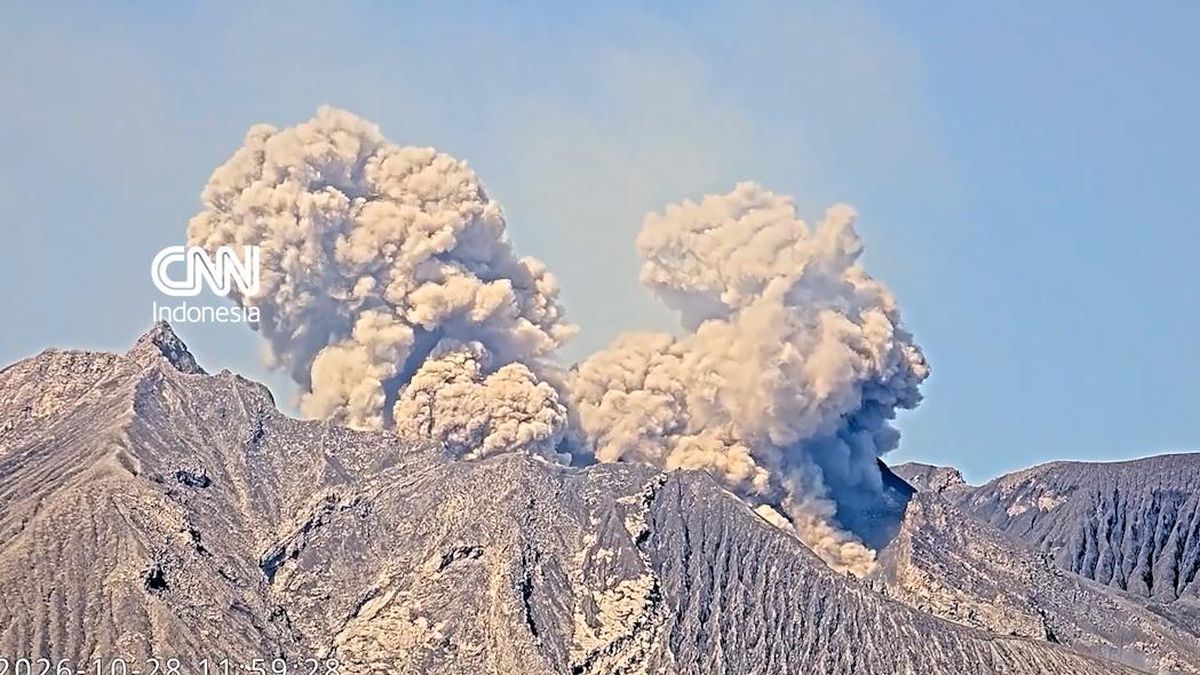 Gunung Sakurajima Kembali Erupsi, Abu Vulkanik Membubung 2.200 Meter